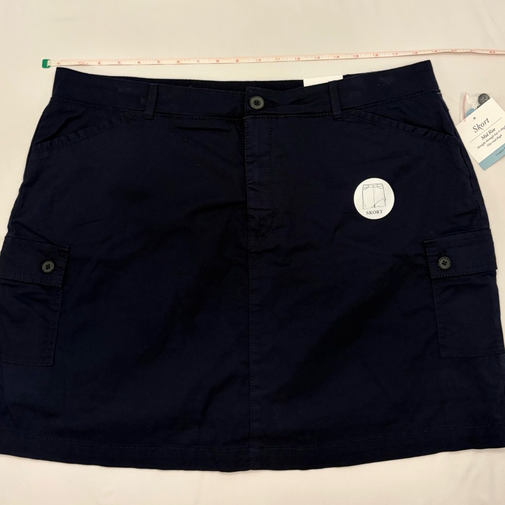 NWT Utility Cargo Pocket Skort